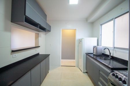 Apartamento para alugar com 71m², 2 quartos e 2 vagas Apartamento para alugar com 71m², 2 quartos e 2 vagasCozinha
