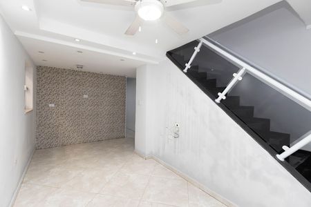 Casa para alugar com 120m², 3 quartos e 1 vaga Casa para alugar com 120m², 3 quartos e 1 vagaSala