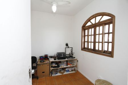 Casa à venda com 6 quartos, 200m² em Ventosa, Belo Horizonte