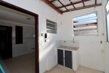 Área de Serviço de casa de condomínio para alugar com 2 quartos, 120m² em Cabula, Salvador