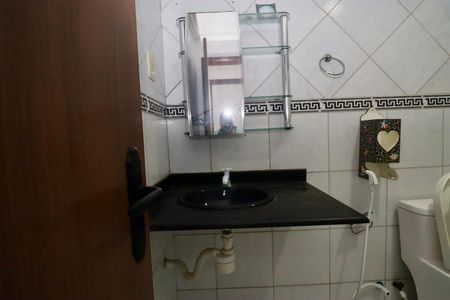 Casa de condomínio para alugar com 120m², 2 quartos e 1 vaga Casa de condomínio para alugar com 120m², 2 quartos e 1 vagaBanheiro