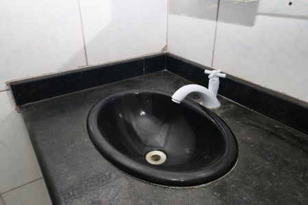 Banheiro de casa de condomínio para alugar com 2 quartos, 120m² em Cabula, Salvador