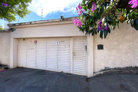 Fachada de casa à venda com 5 quartos, 115m² em Castelo, Belo Horizonte
