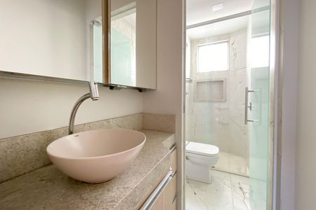 Apartamento à venda com 115m², 5 quartos e 1 vaga Apartamento à venda com 115m², 5 quartos e 1 vagaBanheiro