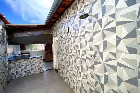 Apartamento à venda com 115m², 5 quartos e 1 vaga Apartamento à venda com 115m², 5 quartos e 1 vagaVaranda