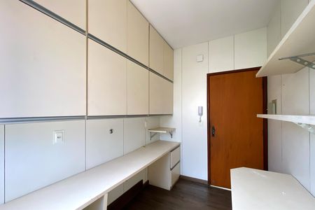Apartamento à venda com 115m², 5 quartos e 1 vaga Apartamento à venda com 115m², 5 quartos e 1 vagaQuarto 4