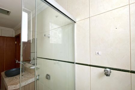Banheiro da Suíte de casa à venda com 5 quartos, 115m² em Castelo, Belo Horizonte