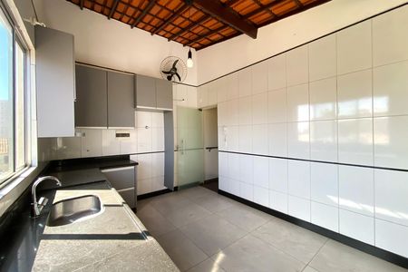 Apartamento à venda com 115m², 5 quartos e 1 vaga Apartamento à venda com 115m², 5 quartos e 1 vagaCozinha