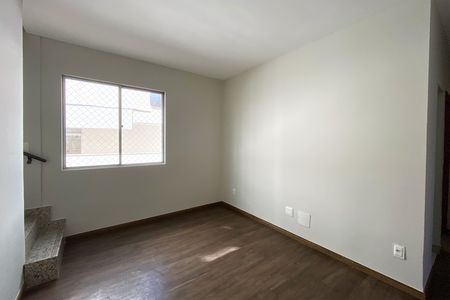 Sala de casa à venda com 5 quartos, 115m² em Castelo, Belo Horizonte