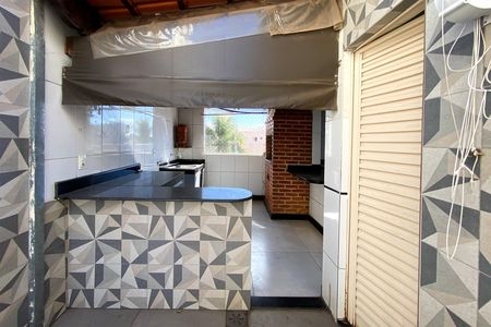 Apartamento à venda com 115m², 5 quartos e 1 vaga Apartamento à venda com 115m², 5 quartos e 1 vagaVaranda