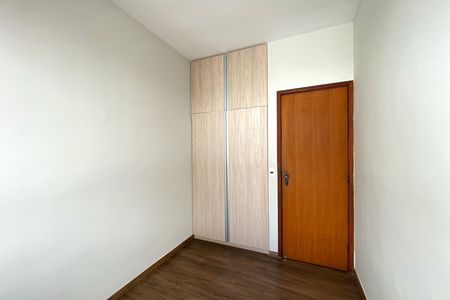 Apartamento à venda com 115m², 5 quartos e 1 vaga Apartamento à venda com 115m², 5 quartos e 1 vagaQuarto 3