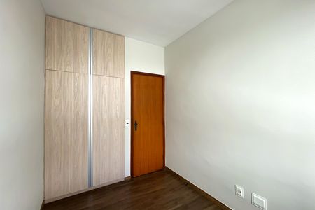 Apartamento à venda com 115m², 5 quartos e 1 vaga Apartamento à venda com 115m², 5 quartos e 1 vagaQuarto 3