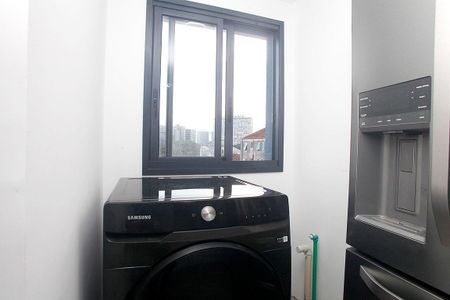 Cozinha + Área de Serviço de apartamento para alugar com 3 quartos, 70m² em Cidade Baixa, Porto Alegre
