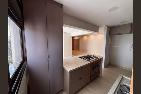 Cozinha de apartamento para alugar com 2 quartos, 105m² em Empresarial 18 do Forte, Barueri