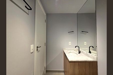 Banheiro da Suíte de apartamento para alugar com 1 quarto, 23m² em Vila Nova Conceição, São Paulo