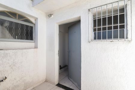 Entrada de apartamento para alugar com 0 quarto, 50m² em Parque Peruche, São Paulo