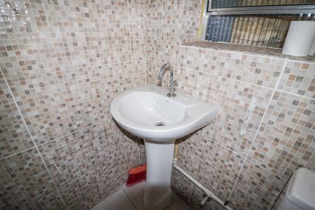 Banheiro de apartamento para alugar com 0 quarto, 50m² em Parque Peruche, São Paulo