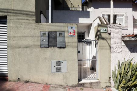 Fachada de apartamento para alugar com 0 quarto, 50m² em Parque Peruche, São Paulo