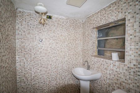 Banheiro de apartamento para alugar com 0 quarto, 50m² em Parque Peruche, São Paulo