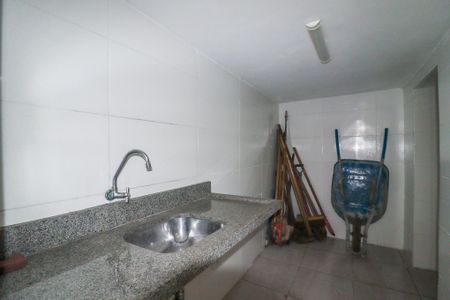 Sala/Quarto/Cozinha/Área de Serviço de apartamento para alugar com 0 quarto, 50m² em Parque Peruche, São Paulo
