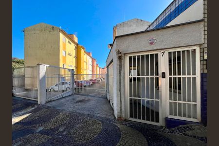 Apartamento à venda com 72m², 3 quartos e 1 vaga Apartamento à venda com 72m², 3 quartos e 1 vagaFachada e portaria