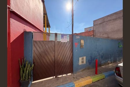 Fachada + plaquinha YSQQ-188 de casa à venda com 1 quarto, 200m² em Cidade São Jorge, Santo André