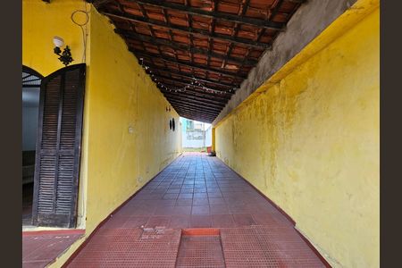Garagem de casa para alugar com 3 quartos, 100m² em Olinda, Nilópolis