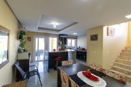 Casa à venda com 170m², 3 quartos e sem vaga Casa à venda com 170m², 3 quartos e sem vagaSala