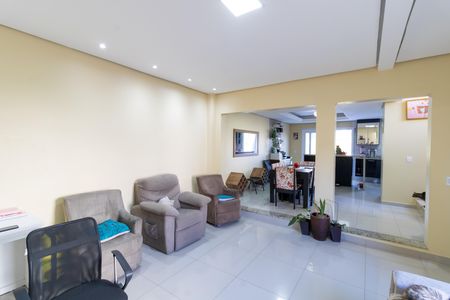 Casa à venda com 170m², 3 quartos e sem vaga Casa à venda com 170m², 3 quartos e sem vagaSala