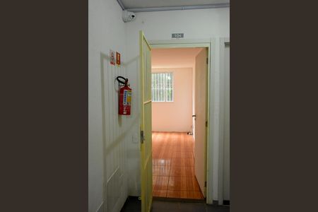 Entrada de apartamento para alugar com 2 quartos, 41m² em Parque Marechal Rondon, Cachoeirinha