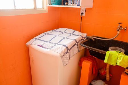 Lavanderia de apartamento à venda com 2 quartos, 49m² em Conjunto Promorar Raposo Tavares, Osasco