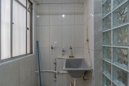 Apartamento para alugar com 65m², 2 quartos e 1 vagaÁrea de Serviço