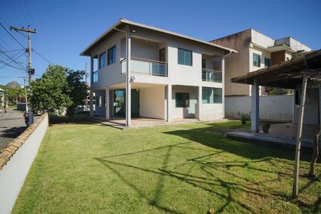 Quintal de casa de condomínio para alugar com 4 quartos, 251m² em Inoã, Maricá