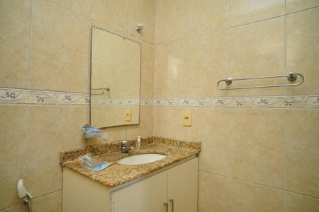 Banheiro Social 1 de casa de condomínio para alugar com 4 quartos, 251m² em Inoã, Maricá