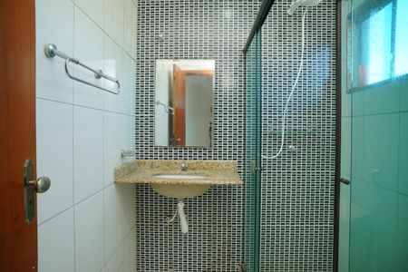 Casa de condomínio para alugar com 251m², 4 quartos e 2 vagas Casa de condomínio para alugar com 251m², 4 quartos e 2 vagasBanheiro Social 2