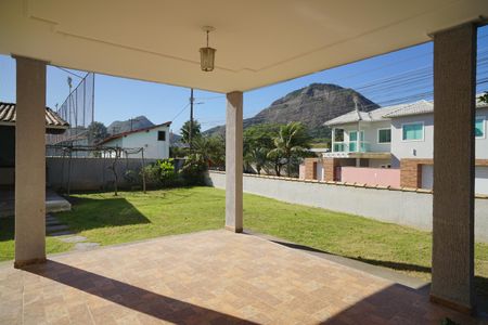 Casa de condomínio para alugar com 251m², 4 quartos e 2 vagas Casa de condomínio para alugar com 251m², 4 quartos e 2 vagasVaranda