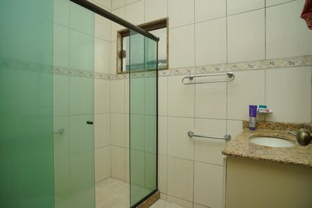 Casa de condomínio para alugar com 251m², 4 quartos e 2 vagas Casa de condomínio para alugar com 251m², 4 quartos e 2 vagasBanheiro do Quarto 1