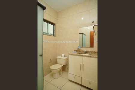 Casa de condomínio para alugar com 251m², 4 quartos e 2 vagas Casa de condomínio para alugar com 251m², 4 quartos e 2 vagasBanheiro Social 1