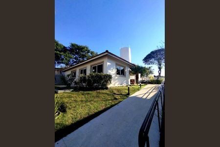Casa à venda com 100m², 3 quartos e 2 vagas