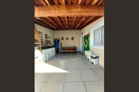 Casa à venda com 100m², 3 quartos e 2 vagas