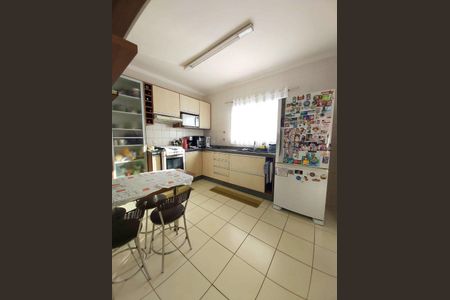 Casa à venda com 100m², 3 quartos e 2 vagas
