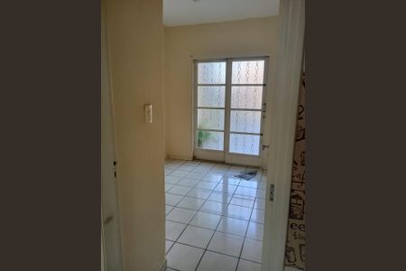 Casa para alugar com 110m², 2 quartos e sem vaga
