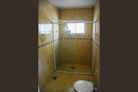 Banheiro 1 de casa para alugar com 2 quartos, 180m² em Vila Princesa Izabel, Cachoeirinha