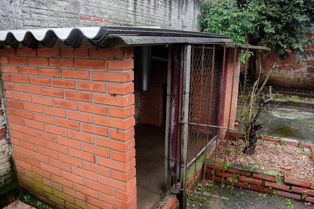 Casa para alugar com 180m², 2 quartos e 3 vagas Casa para alugar com 180m², 2 quartos e 3 vagasCasinha Cachorro