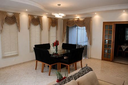 Casa à venda com 423m², 3 quartos e 6 vagas