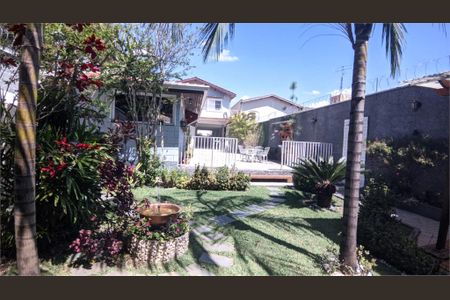 Casa à venda com 265m², 3 quartos e 9 vagas
