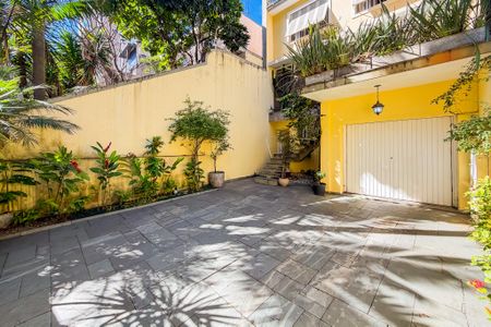 Garagem de casa à venda com 3 quartos, 200m² em Paraíso, São Paulo
