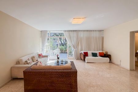 Sala de casa à venda com 3 quartos, 200m² em Paraíso, São Paulo