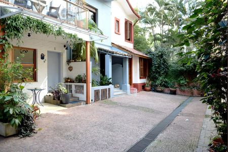 Área externa de casa para alugar com 2 quartos, 98m² em Jardim Paulista, São Paulo