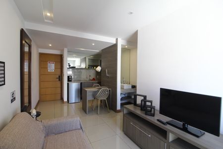 Sala de kitnet/studio para alugar com 1 quarto, 35m² em Jacarepaguá, Rio de Janeiro